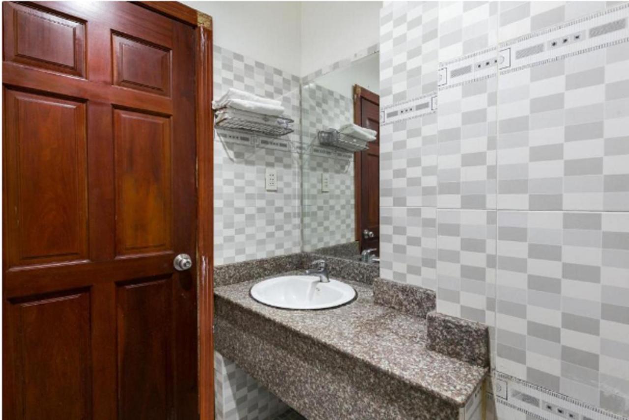 Oyo 1117 Ngoc Lan Motel Хуе Екстериор снимка