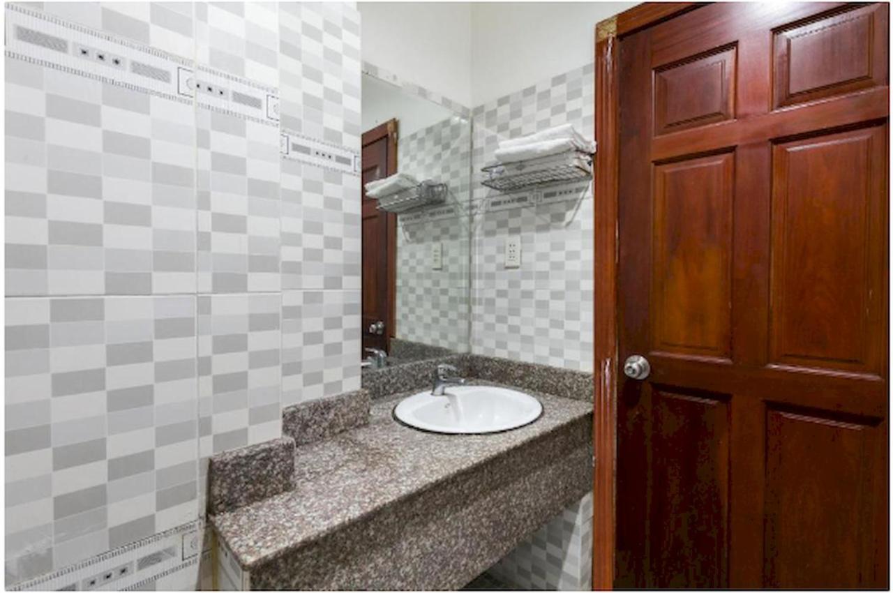 Oyo 1117 Ngoc Lan Motel Хуе Екстериор снимка